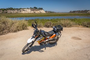 Picture of SE-4030 Hurricane Backpack mounted as a tail pack on a KTM 690